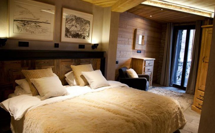 Chalet Benjamin, Courchevel, Double Bedroom